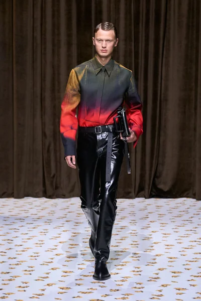 Look 66